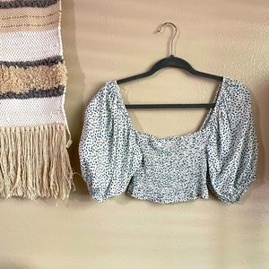 Puff sleeve scrunch crop